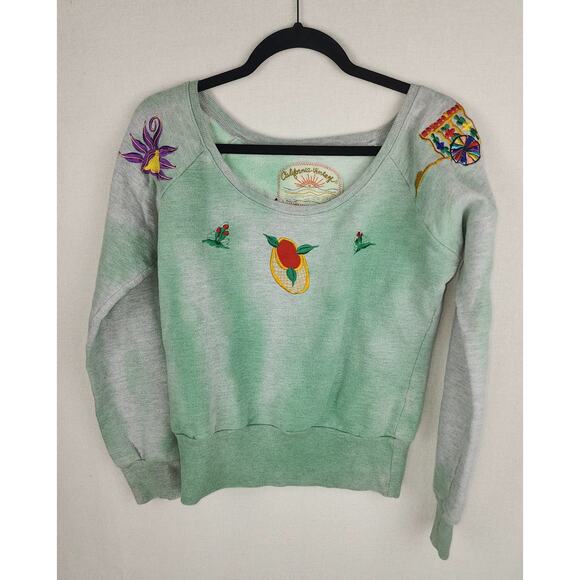 California vintage women's M Costa Rico sweatshirt with embroidery. - Picture 3 of 12